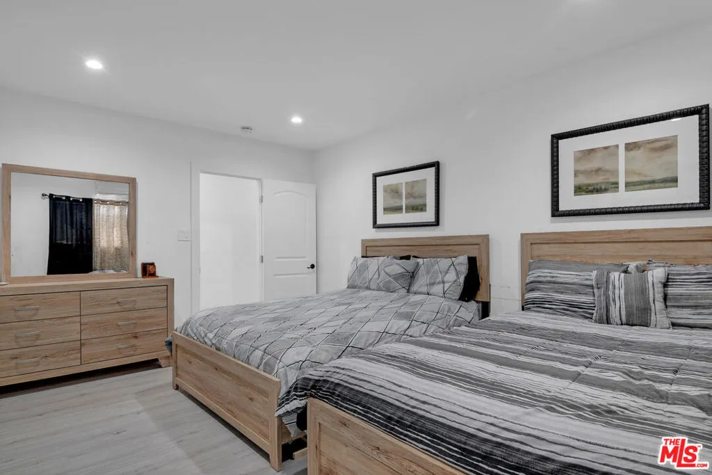 3206 W 27th Street, Los Angeles, California 90018 home-pic-48